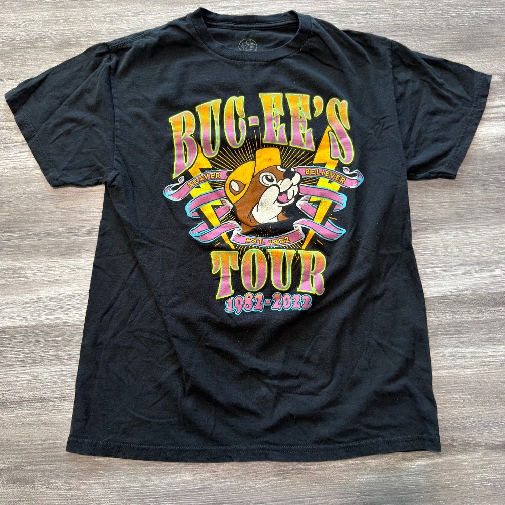 Buc-ees Beaver Tour T Shirt Men's Black Graphic Tee 1982-2022 Size Medium Retro
